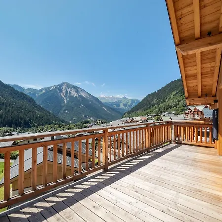 200 M Des Telecabines, Cheminee & Cosy La Plagne