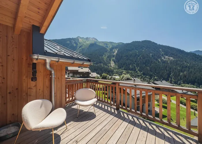 200 M Des Telecabines, Cheminee & Cosy * La Plagne